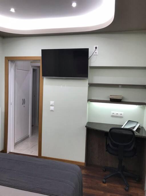 Finer Things Flisvos Beach Condo In Palaio Faliro Atene Esterno foto