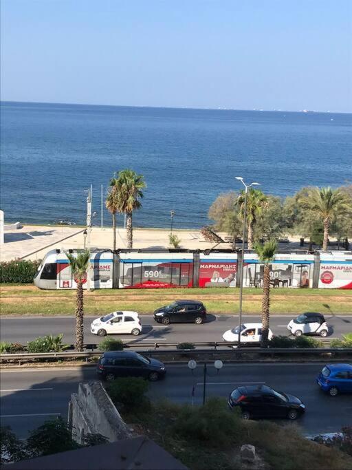 Finer Things Flisvos Beach Condo In Palaio Faliro Atene Esterno foto