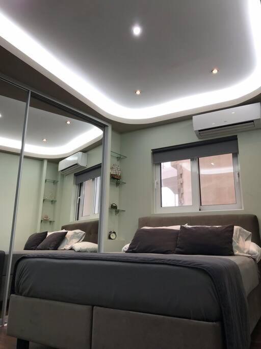 Finer Things Flisvos Beach Condo In Palaio Faliro Atene Esterno foto