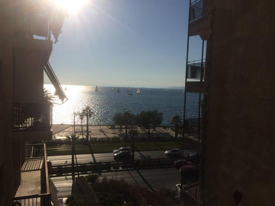 Finer Things Flisvos Beach Condo In Palaio Faliro Atene Esterno foto
